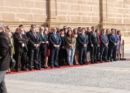     Diputados y diputadas del Parlamento de Andaluca y otras autoridades como el presidente de la Cmara de Cuentas y el Defensor del Pueblo Andaluz 
