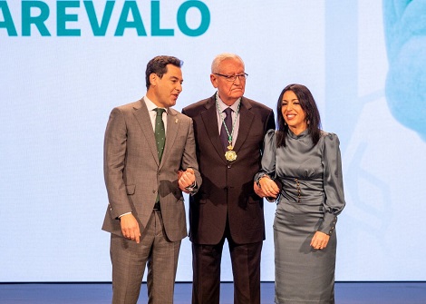 Rafael Escuredo recibe la Medalla de Andaluca Manuel Clavero Arvalo 