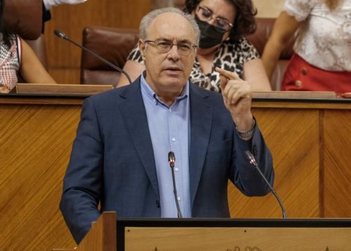 Juan Pablo Durn, portavoz del Grupo Socialista, replica al consejero Imbroda tras su comparecencia