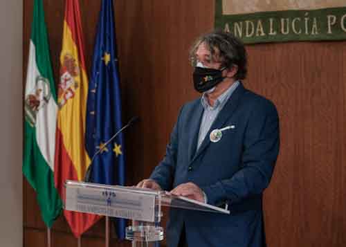  Rafael Jorreto, presidente de la Federacin Andaluza de Sndrome de Asperger, da lectura al manifiesto 