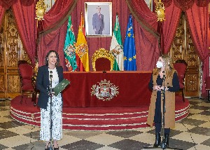  La presidenta del Parlamento, Marta Bosquet, junto a la presidenta de la Diputacin de Cdiz, Irene Garca, en la visita institucional realizada tras la reunin de la Mesa