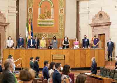 La Mesa de la Cmara durante el minuto de silencio en recuerdo de Plcido Fernndez-Viagas 