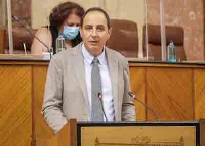 Francisco Jos Ocaa posiciona al Grupo Parlamentario Vox durante el debate de un decreto ley