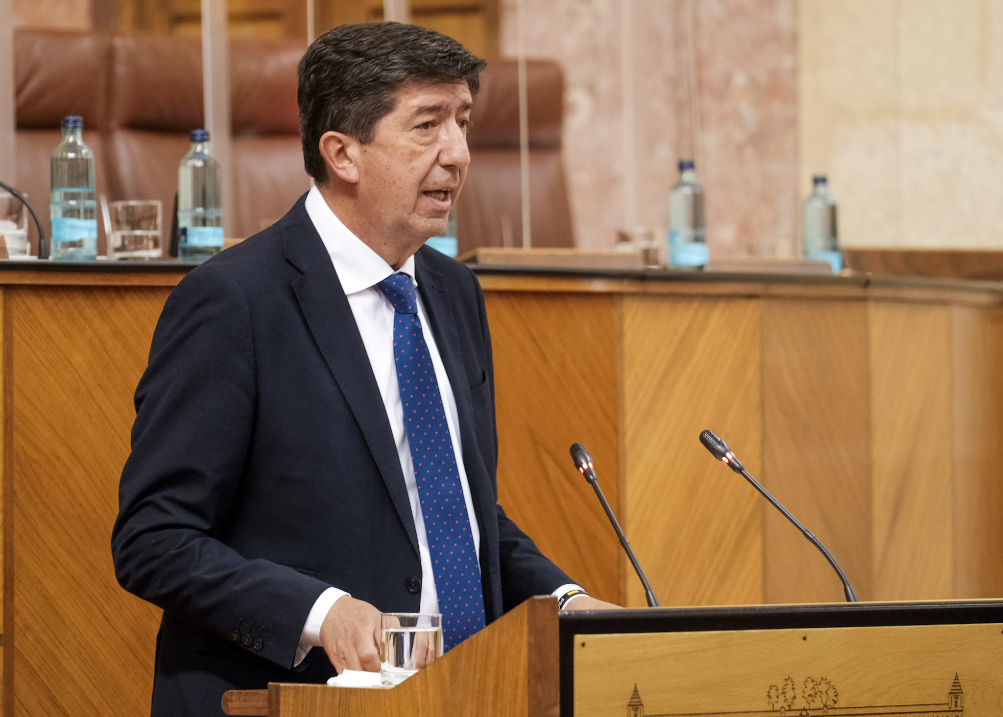   El vicepresidente de la Junta de Andaluca y consejero de Turismo, Juan Marn, solicita al Pleno la convalidacin del Decreto Ley 14/2021, de 6 de julio, por el que se disponen medidas de incentivo para la renovacin y modernizacin de los establecimientos de alojamiento turstico.