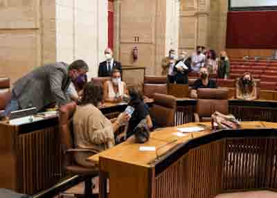  Los diputados no adscritos al inicio de la sesin plenaria de hoy 