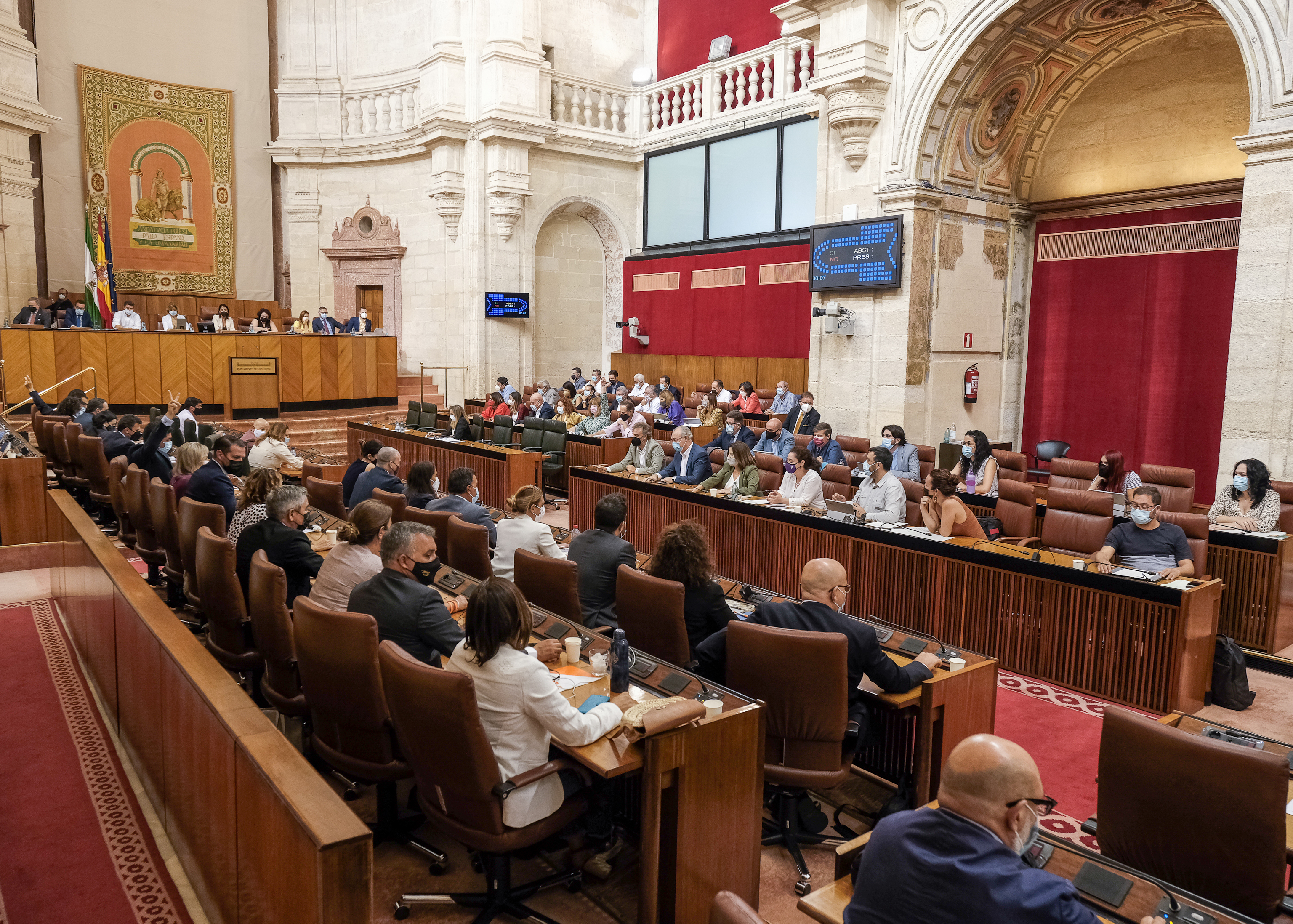 Inicio de una de las votaciones que han tenido lugar en el da de hoy 