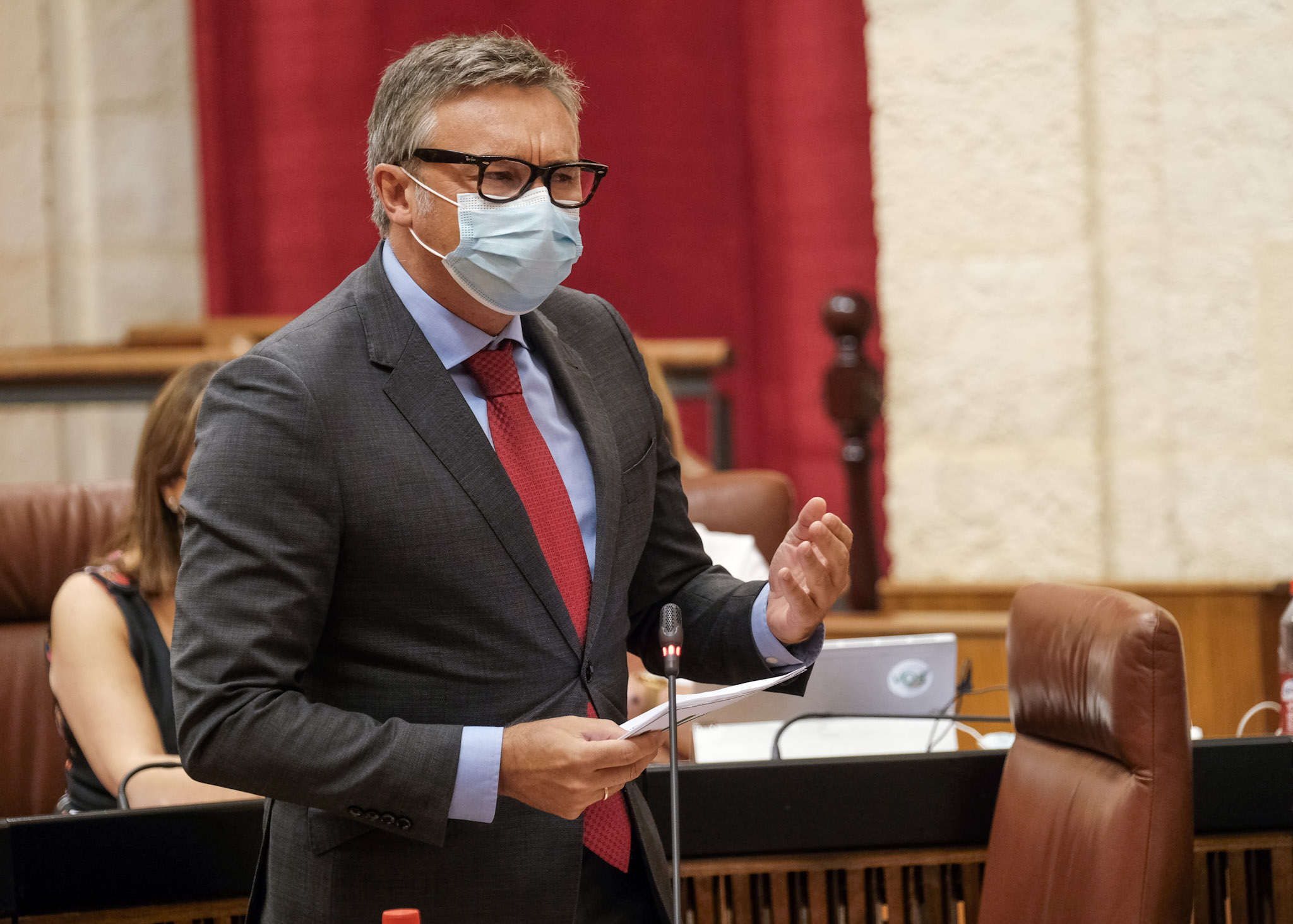  El portavoz de Vox, Manuel Gavira, realiza una pregunta relativa a los presupuestos de Andalucía para 2022 
