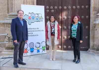  La presidenta del Parlamento de Andaluca, Marta Bosquet, ha recibido esta maana a la Plataforma de Organizaziones de Infancia de Andaluca 