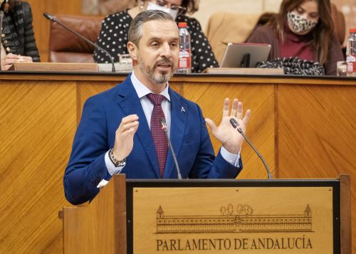   Juan Bravo, consejero de Hacienda y Financiacin Europea, presenta el Proyecto de Ley del Presupuesto ante el Pleno 