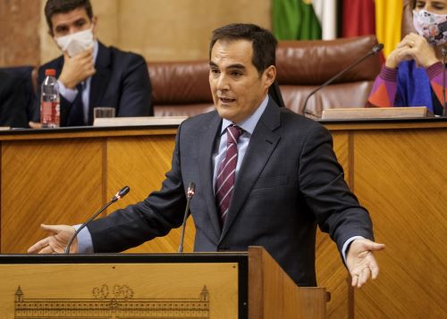   Jos Antonio Nieto, portavoz del Grupo Popular, durante su intervencin en el debate de las enmiendas a la totalidad del Proyecto de Ley del Presupuesto