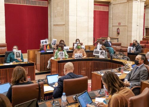 Diputados no adscritos en sus escaos durante el debate de la toma en consideracin de la Proposicin de Ley de Concordia entre Espaoles 