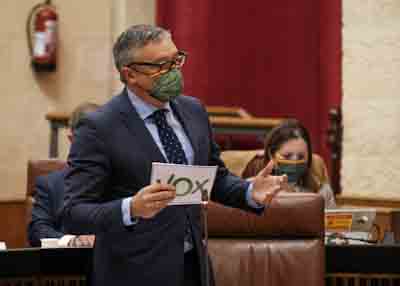 Manuel Gavira, portavoz de Vox en Andalucía, pregunta al presidente de la Junta sobre los compromisos adquiridos