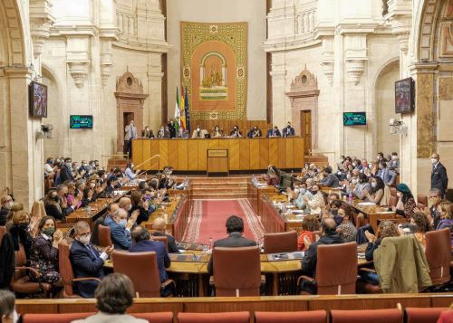   Aplauso del Pleno tras la votacin y aprobacin del Proyecto de Ley sobre los perros de asistencia a personas con discapacidad