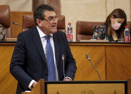  Por Vox en Andaluc�a toma la palabra Rafael Segovia para defender la toma en consideraci�n de la proposici�n de ley