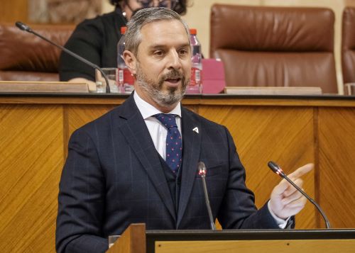 El consejero de Hacienda y Financiaci�n Europea, Juan Bravo, comparece para informar sobre los elementos para la revisi�n del sistema de financiaci�n auton�mica 