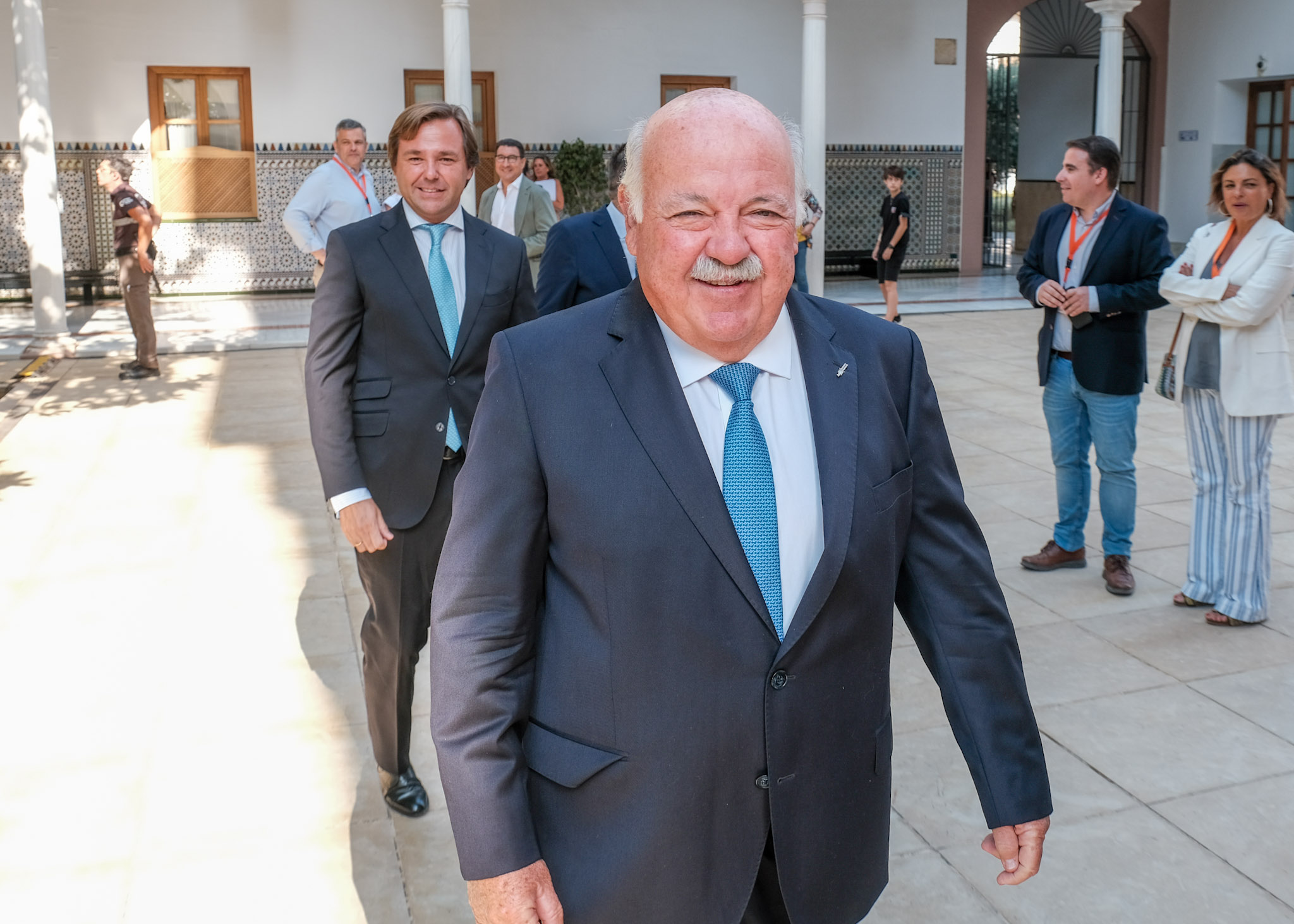  Jes�s Aguirre llega al Pleno de Constituci�n de la XII Legislatura