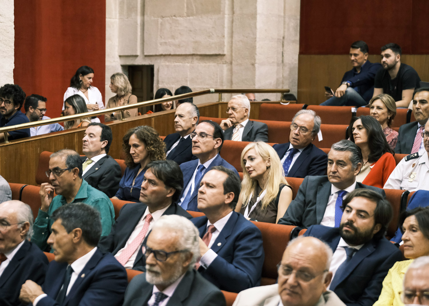  Tribuna de invitados durante la sesi�n constitutiva
