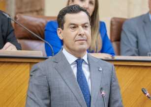  Juan Manuel Moreno dirige al Pleno su discurso de investidura