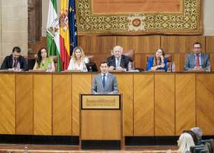   Juan Manuel Moreno pronuncia su discurso de investidura ante el Pleno del Parlamento de Andaluc�a