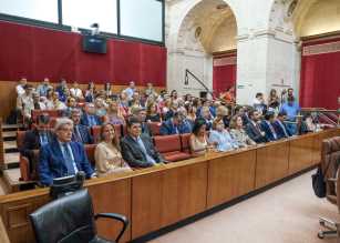 Tribuna de invitados durante la sesi�n de investidura