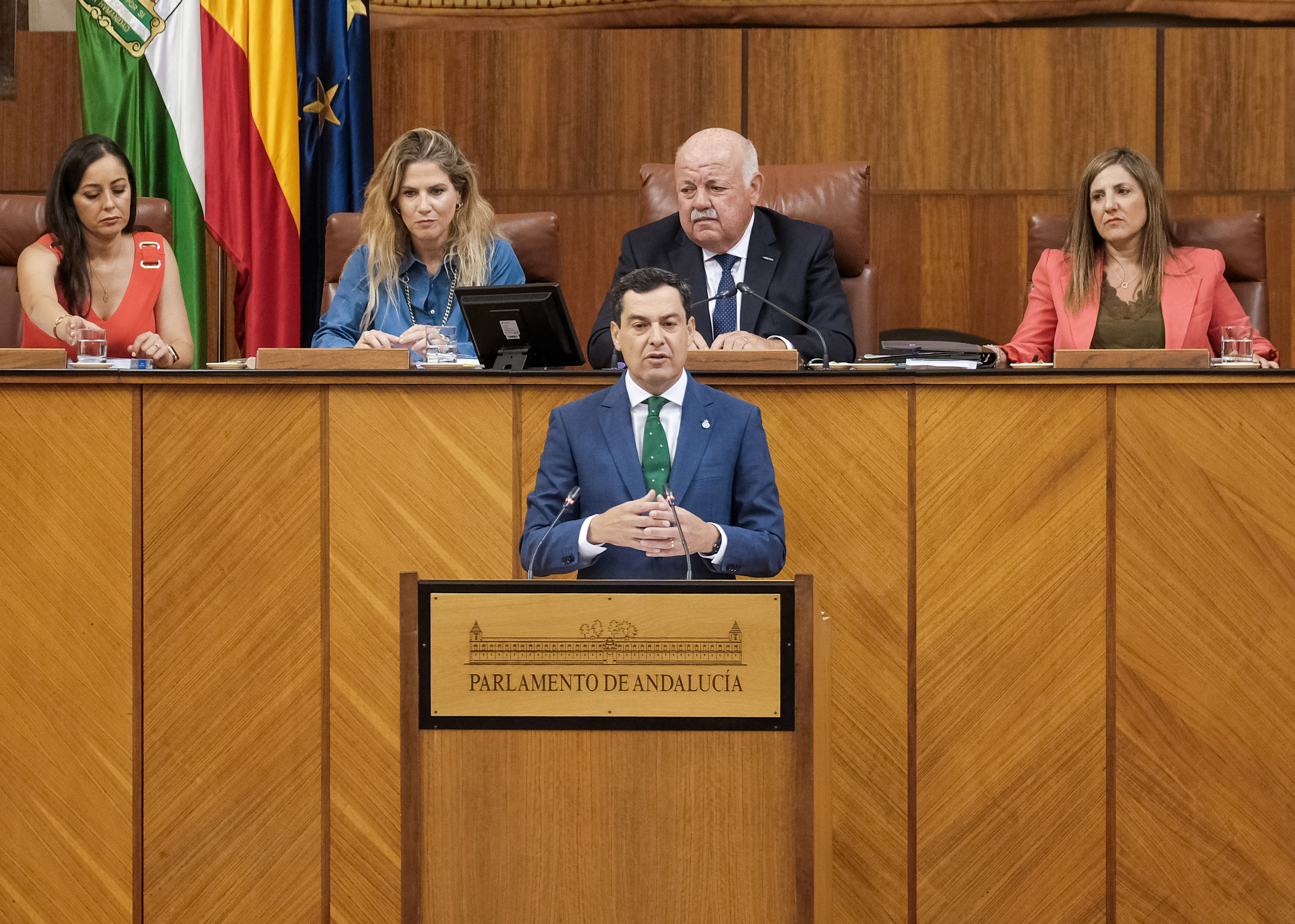   Juan Manuel Moreno debate con los grupos parlamentarios durante la segunda jornada de la sesin de investidura