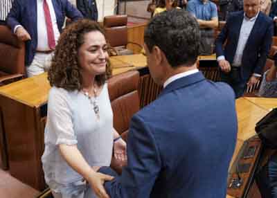  Inmaculada Nieto, de la coalicin Por Andaluca, felicita al presidente tras la eleccin 