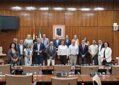  El presidente del Parlamento, Jess Aguirre, con la Comisin de Justicia, Administracin Local y Funcin Pblica 