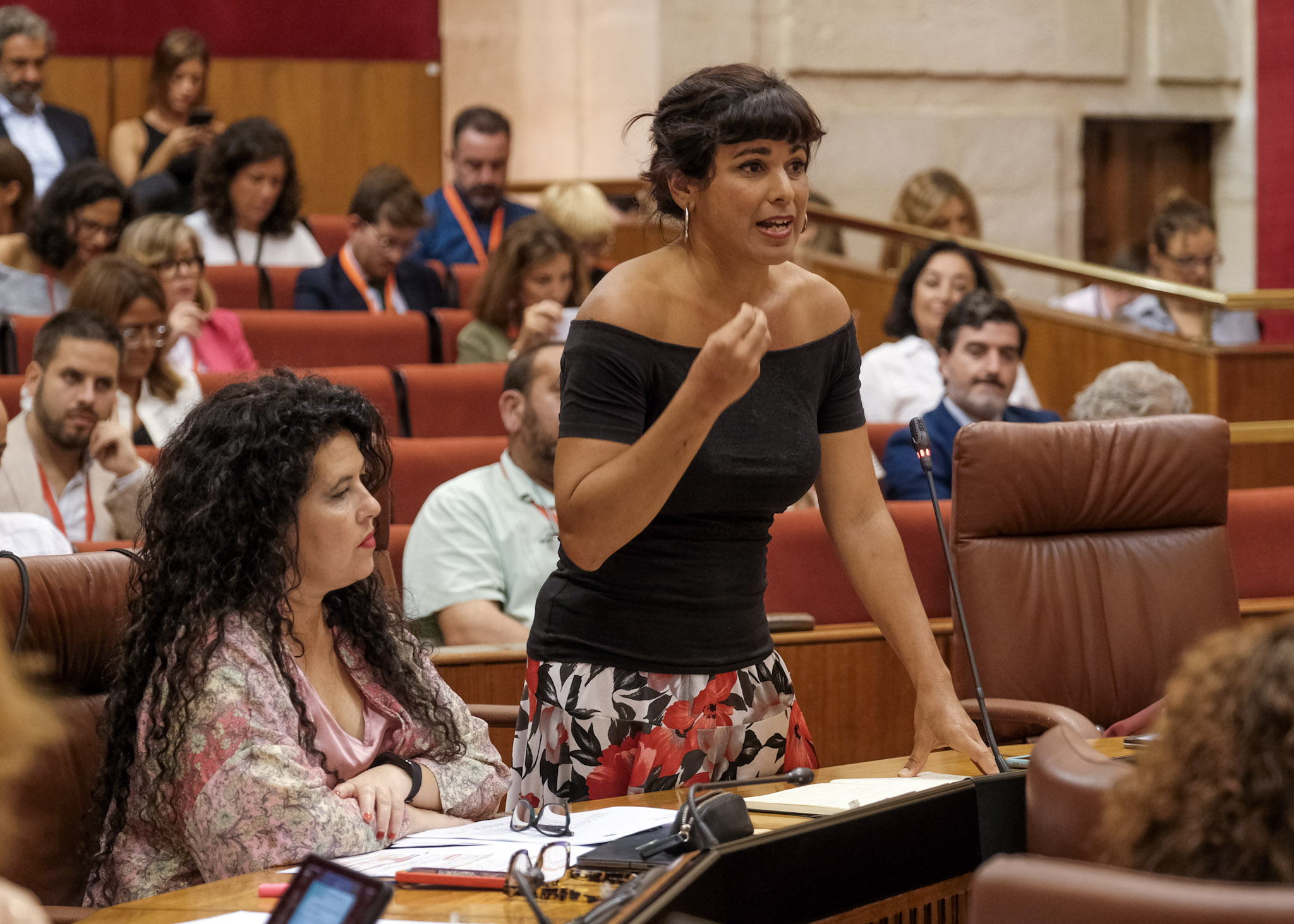  Teresa Rodrguez, del Grupo Mixto-Adelante Andaluca, formula su pregunta al presidente de la Junta sobre el inicio del curso escolar