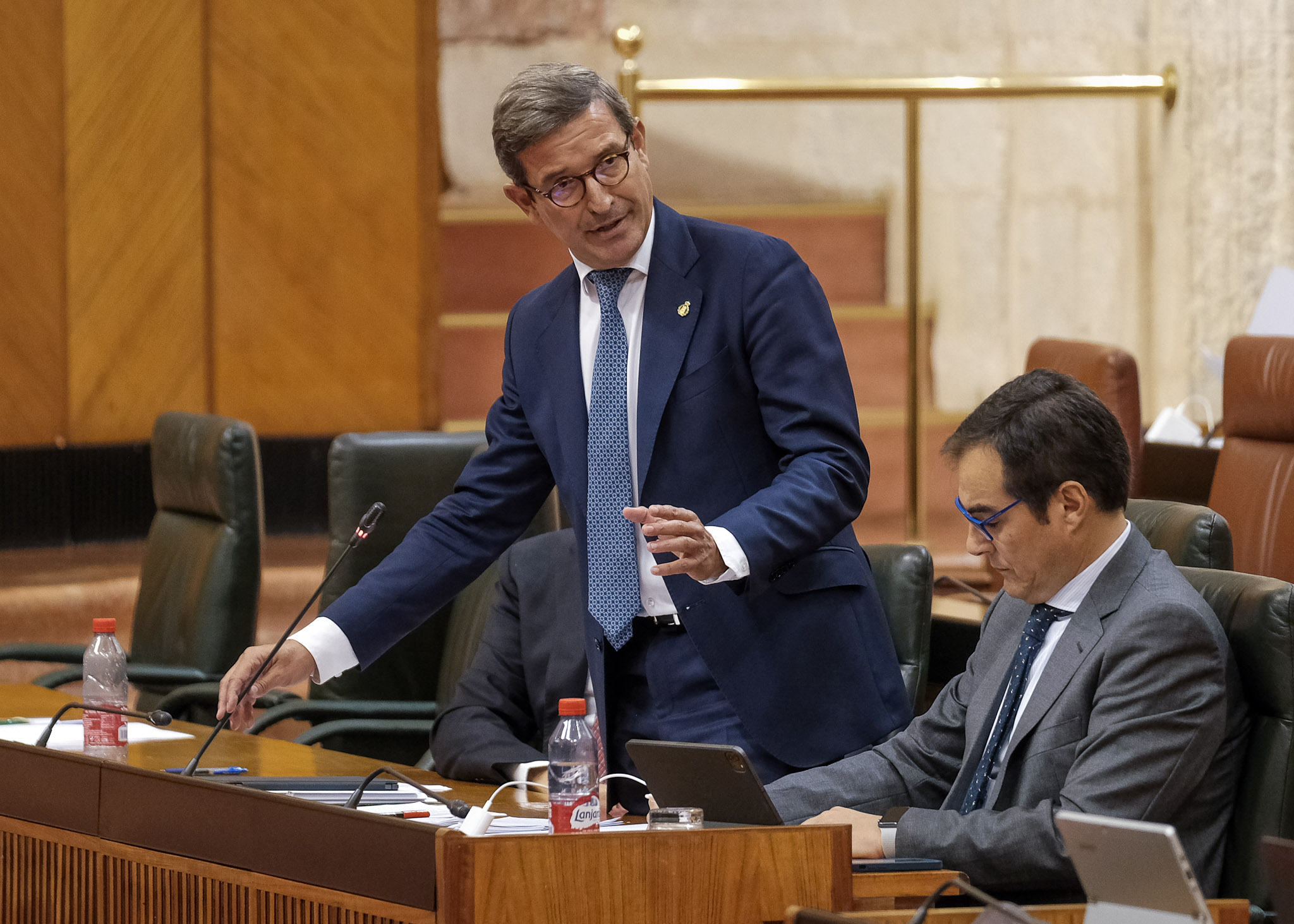  Jorge Paradela, consejero de Poltica Industrial y Energa, responde a la pregunta relativa a los cortes de suministro elctrico