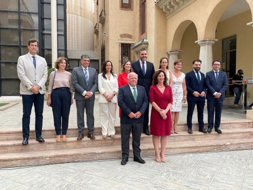   Visita institucional del presidente del Parlamento, Jess Aguirre, a la provincia de Almera. En la fotografa junto a la alcaldesa, Mara Vzquez y otras autoridades