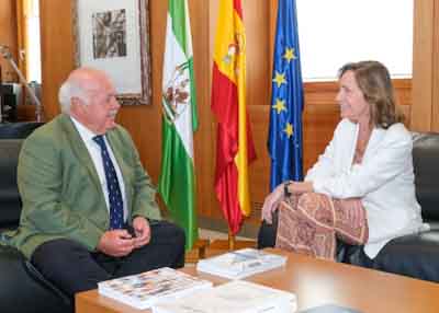  Jesús Aguirre, presidente del Parlamento, visita la Cámara de Cuentas andaluza y se reúne con su presidenta, Carmen Núñez 