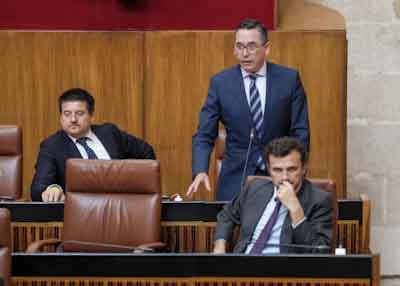 El diputado Daniel Castilla, del Grupo Popular, se interesa por la renovacin de los rganos de extraccin parlamentaria 
