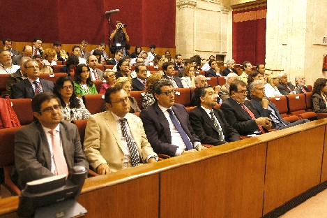 La tribuna del autoridades y prensa, durante el discurso de Grin