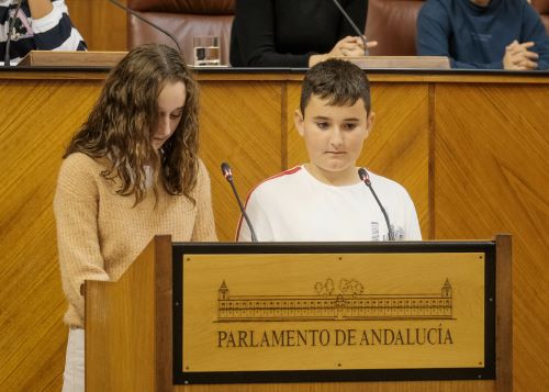  Los diputados infantiles realizan sus propuestas desde la tribuna de oradores