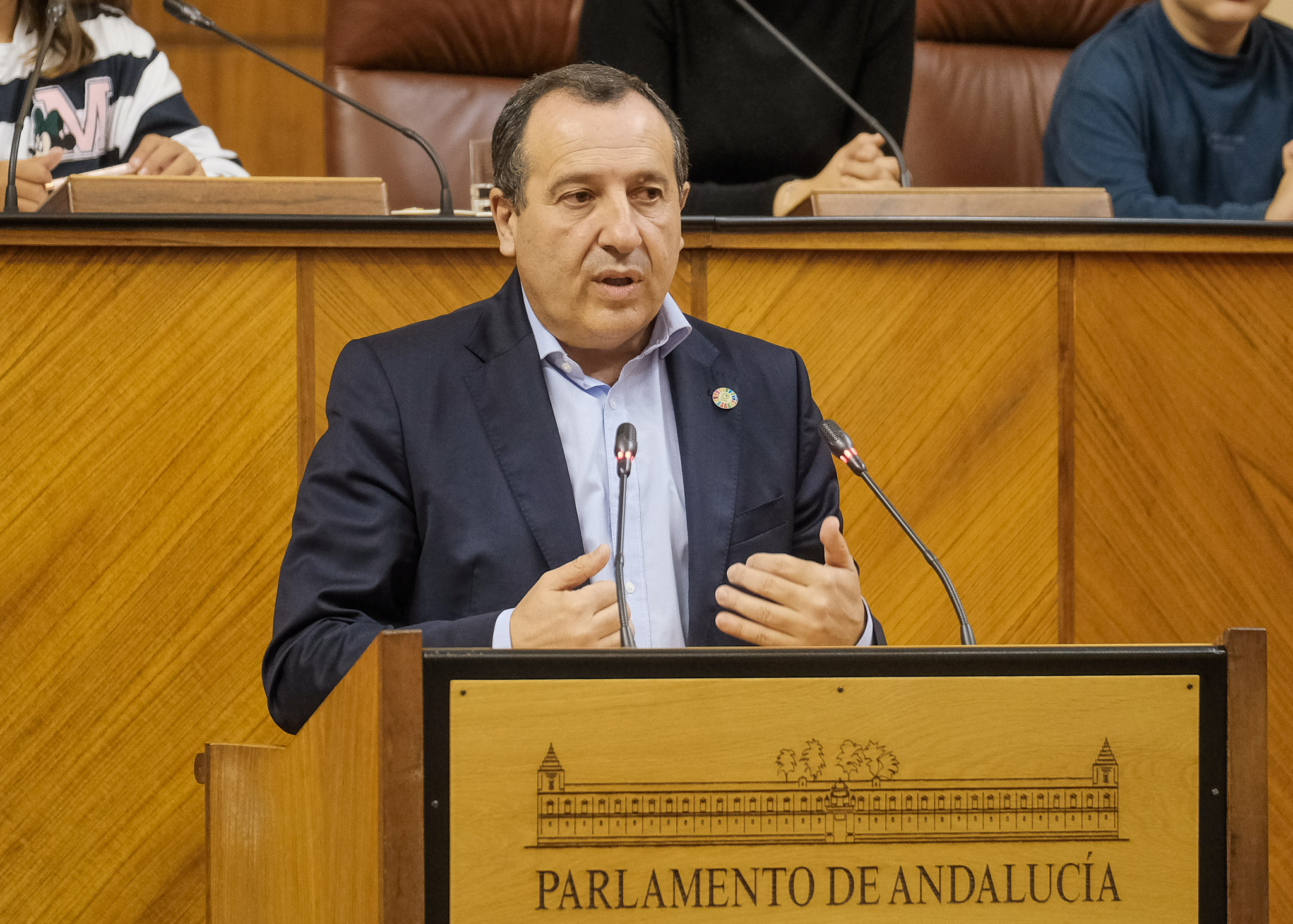  Jos Luis Ruiz, diputado del PSOE, dirige unas palabras a los diputados del Pleno Infantil de UNICEF