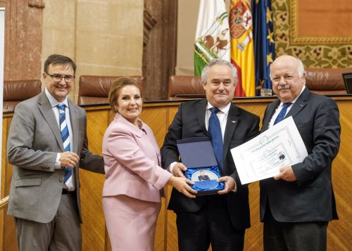 Francisco Mesonero, director general de la Fundacin Adecco, recibe el premio Paloma de Plata a la inclusin y a la diversidad 