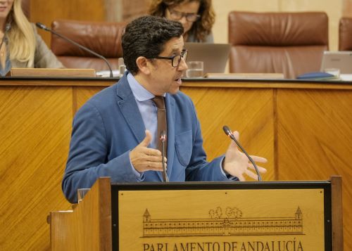  Alberto Fernndez, diputado del Grupo Popular, defiende la PNL de su grupo relativa a medidas para la mejora de la formacin MIR y para paliar el dficit de profesionales sanitarios