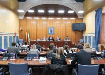 Inicio de la sesión de la Comisión de Salud y Consumo para elaborar el dictamen del proyecto de ley de Atención Temprana 