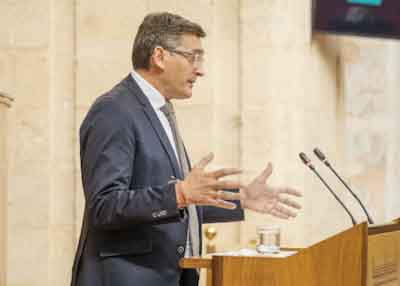 Por el Grupo Parlamentario Socialista toma la palabra, en el debate de totalidad, el diputado Jos Luis Snchez 