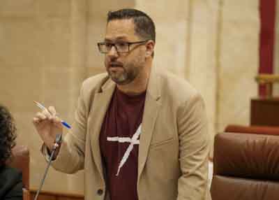 José Ignacio García, del G.P. Mixto-Adelante Andalucía, pregunta sobre la campaña de escolarización en la educación pública de Andalucía