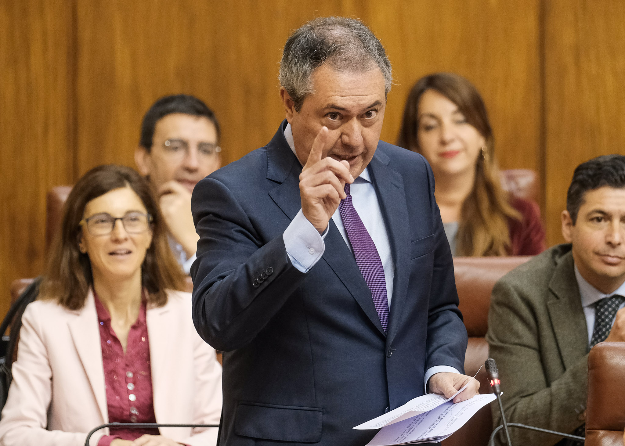  Juan Espadas, presidente del G.P. Socialista, formula una pregunta relativa al mercado laboral dirigida al presidente de la Junta de Andaluca  