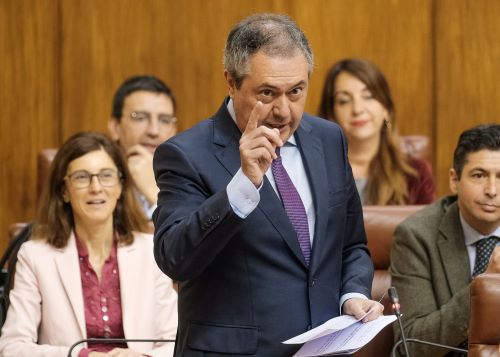  Juan Espadas, presidente del G.P. Socialista, formula una pregunta relativa al mercado laboral dirigida al presidente de la Junta de Andalucía  