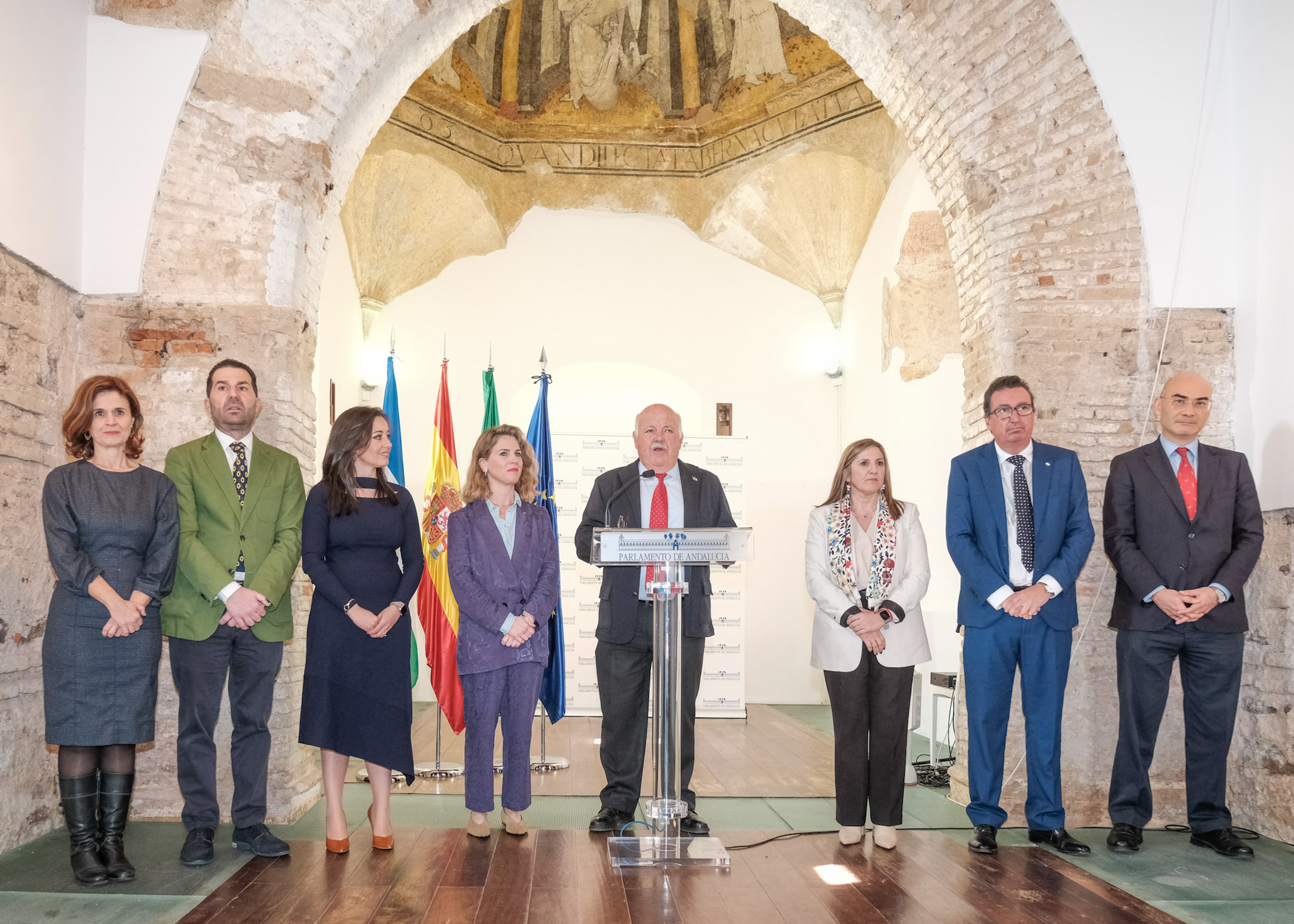  Tras la reunin de la Mesa, el presidente del Parlamento ha atendido a los medios de comunicacin en la capilla de San Cristbal de Lepe (Huelva)
 