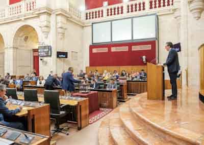   El secretario primero de la Mesa, Manuel Andrs Gonzlez, procede al llamamiento de los diputados para la votacin en urna de la propuesta de designacin de Juan Bautista Cano como candidato a magistrado del Tribunal Constitucional 