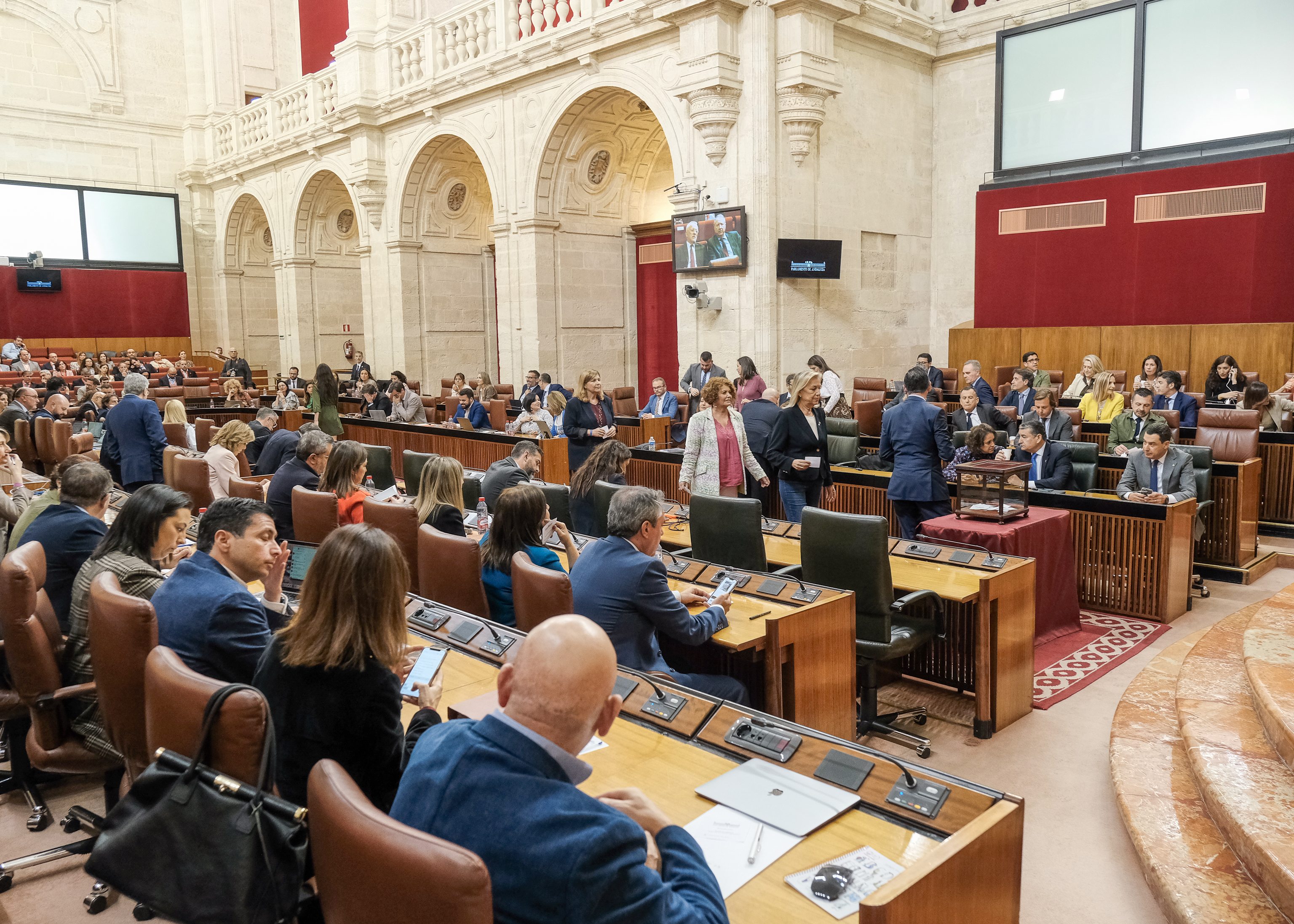  Desarrollo de la votacin en la urna para la designacin del candidato a magistrado del Tribunal Constitucional 