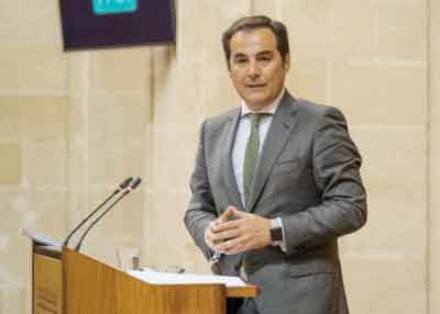  Jos Antonio Nieto, consejero de Justicia, Administracin Local y Funcin Pblica, informa sobre estabilizacin y regulacin del empleo temporal en la Administracin andaluza  