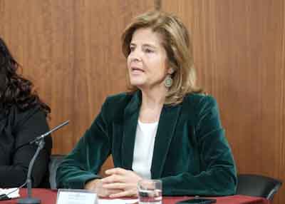 Esperanza Oa, diputada del Parlamento de Andaluca y coordinadora de PRODIA, asociacin parlamentaria andaluza por la dignidad animal 