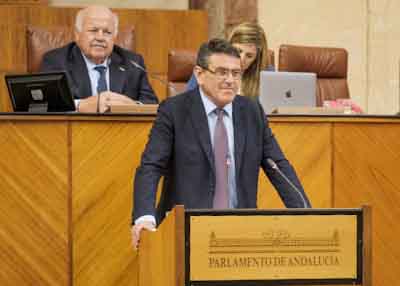  Por el Grupo Parlamentario Vox, tambin autor de la iniciativa de la Proposicin de Ley para la mejora de la ordenacin de las zonas agrcolas del Condado de Huelva, interviene Rafael Segovia