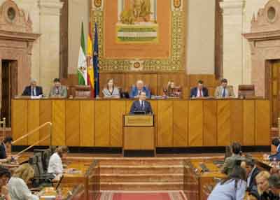  La Mesa del Parlamento de Andaluca durante la intervencin del consejero de la Presidencia, Interior, Dilogo Social y Simplificacin Administrativa, Antonio Sanz 