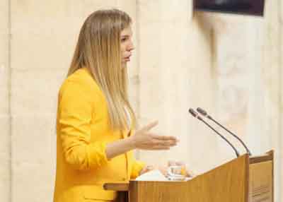  Por el Grupo Vox en Andaluca, la diputada Purificacin Fernndez interviene en el debate del decreto ley 